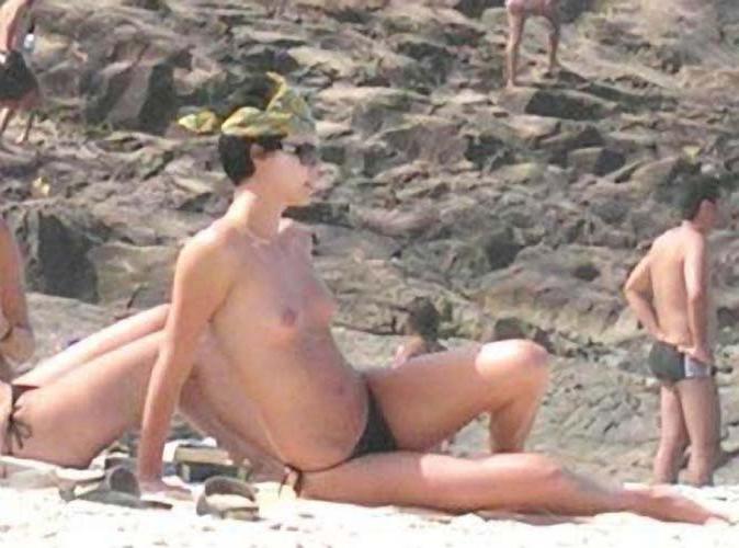 10P Charlize Theron showing their super sexy ravishing body and big tits