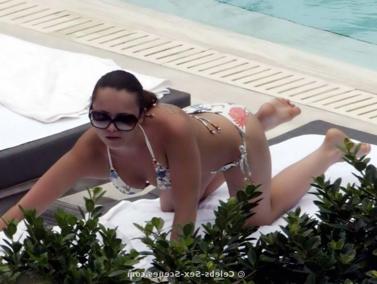 16P Christina Ricci fucking sexy and hot leaked topless photos