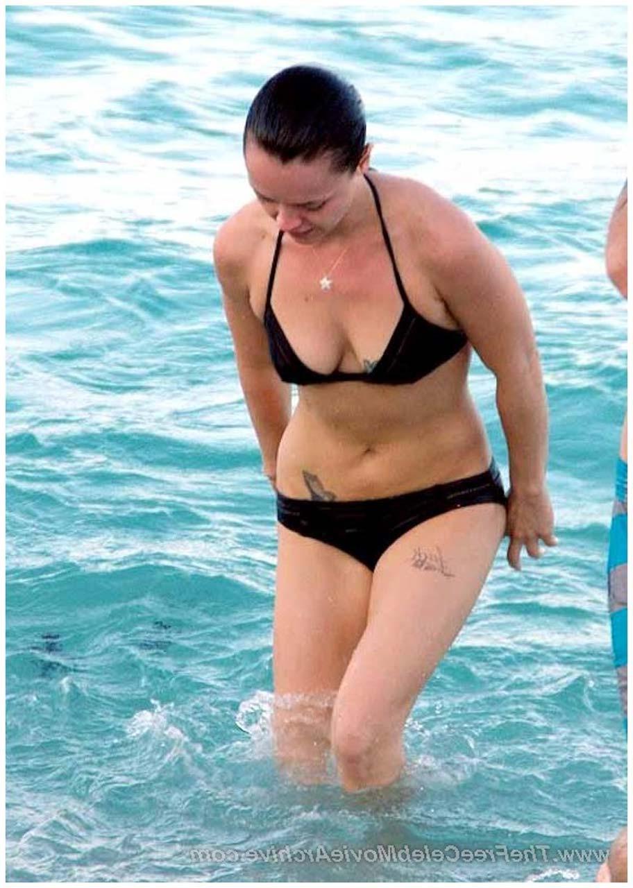 16P Christina Ricci fucking sexy and hot leaked topless photos