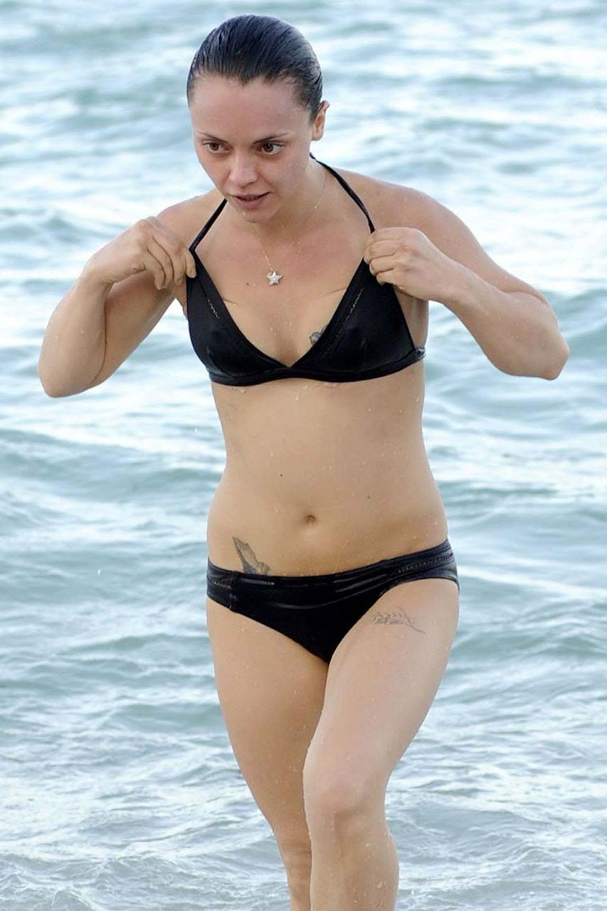 16P Christina Ricci fucking sexy and hot leaked topless photos