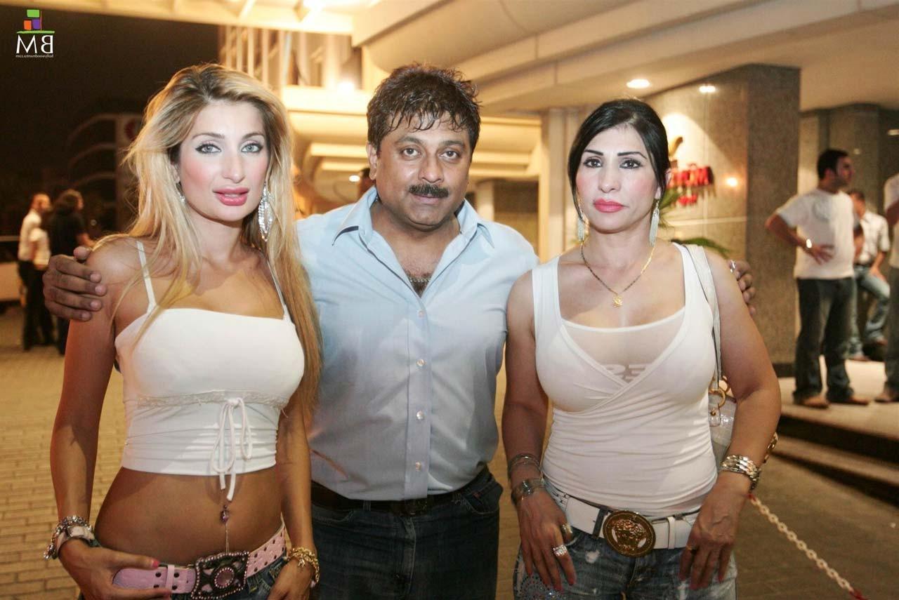 16P Negar Khan exposing her nice big boobs on beach paparazzi pictures and posing se