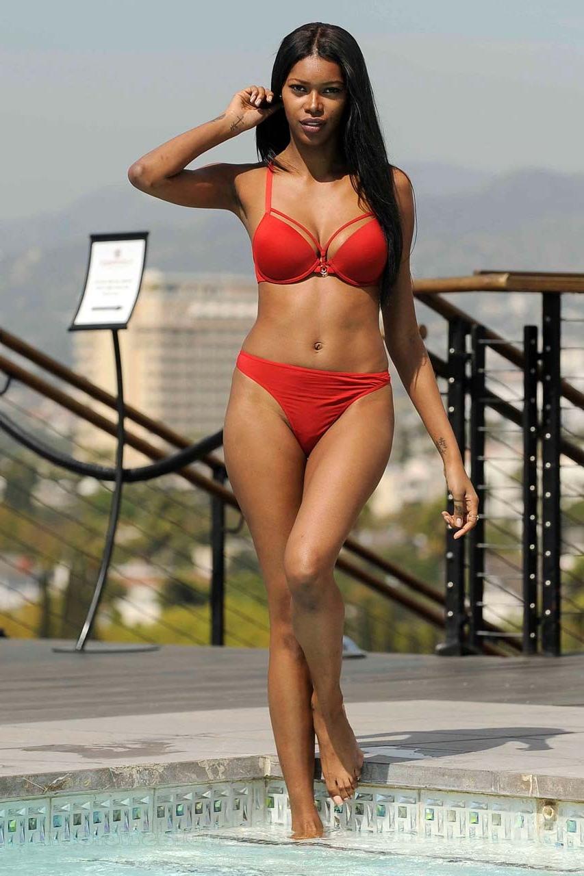 16P Jessica White exposing her great body and nice ass in red bikini thong paparazzi