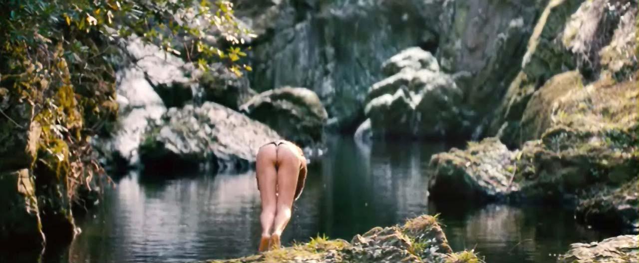 16P Natalie Portman exposing fucking sexy body and nice ass in thong