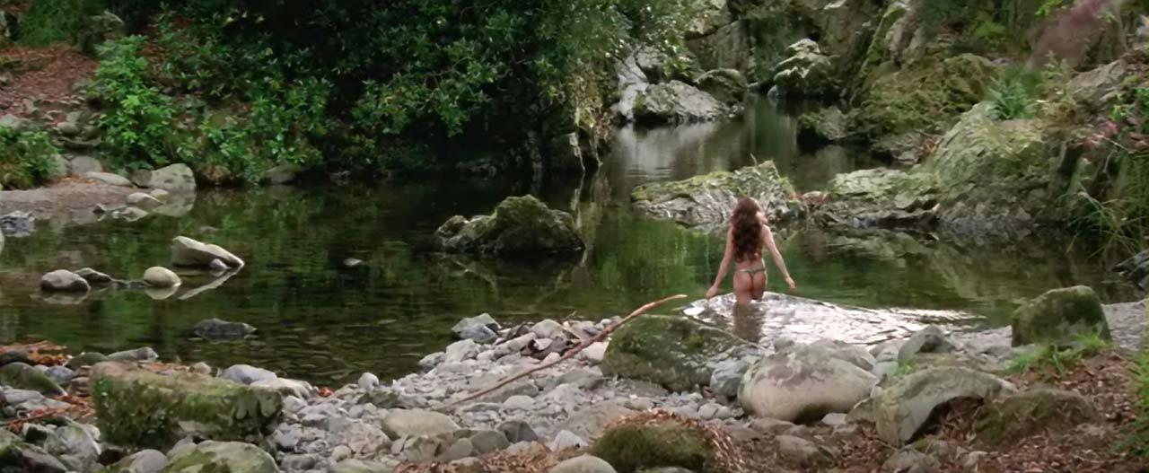 16P Natalie Portman exposing fucking sexy body and nice ass in thong