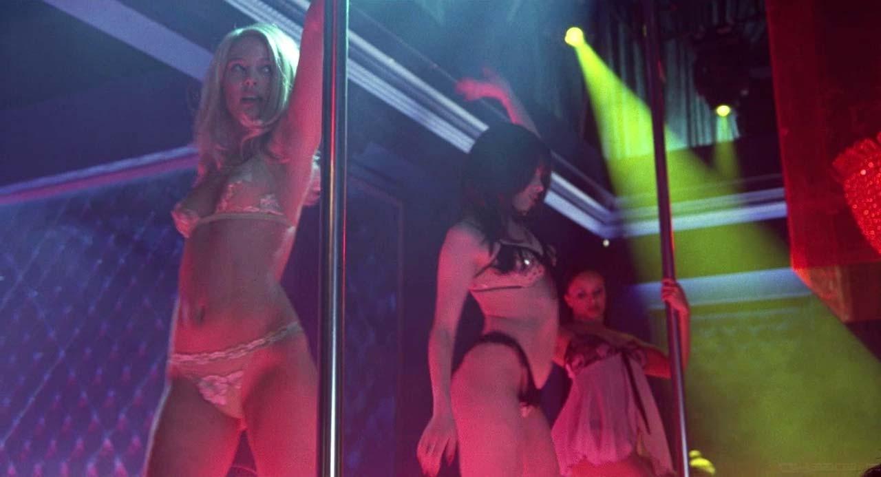 16P Natalie Portman exposing fucking sexy body and nice ass in thong