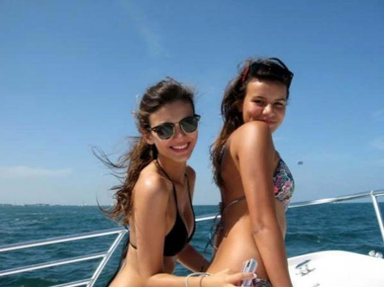 16P Victoria Justice looking fucking hot and sexy on her private photos