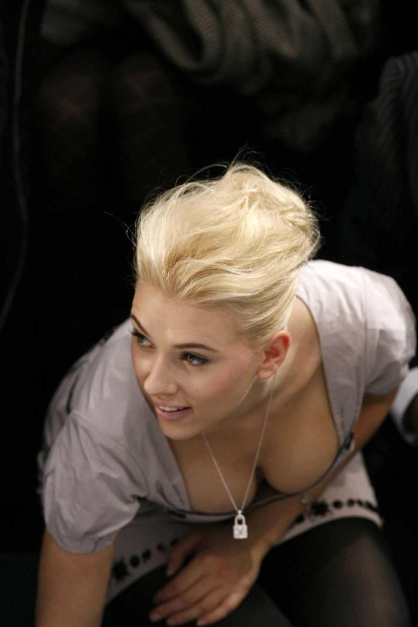 16P Scarlett Johansson very sexy and hot upskirt and huge boobs photos