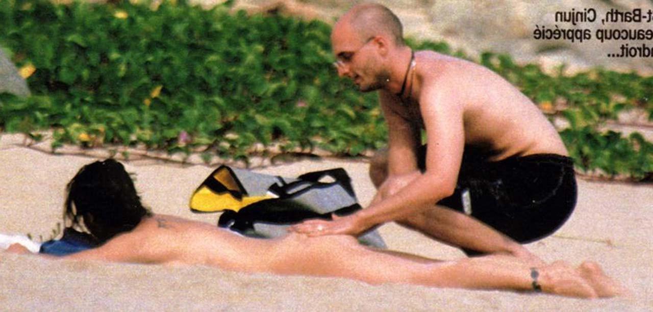 16P Alyssa Milano exposing her sexy nude body and get fucking very hard