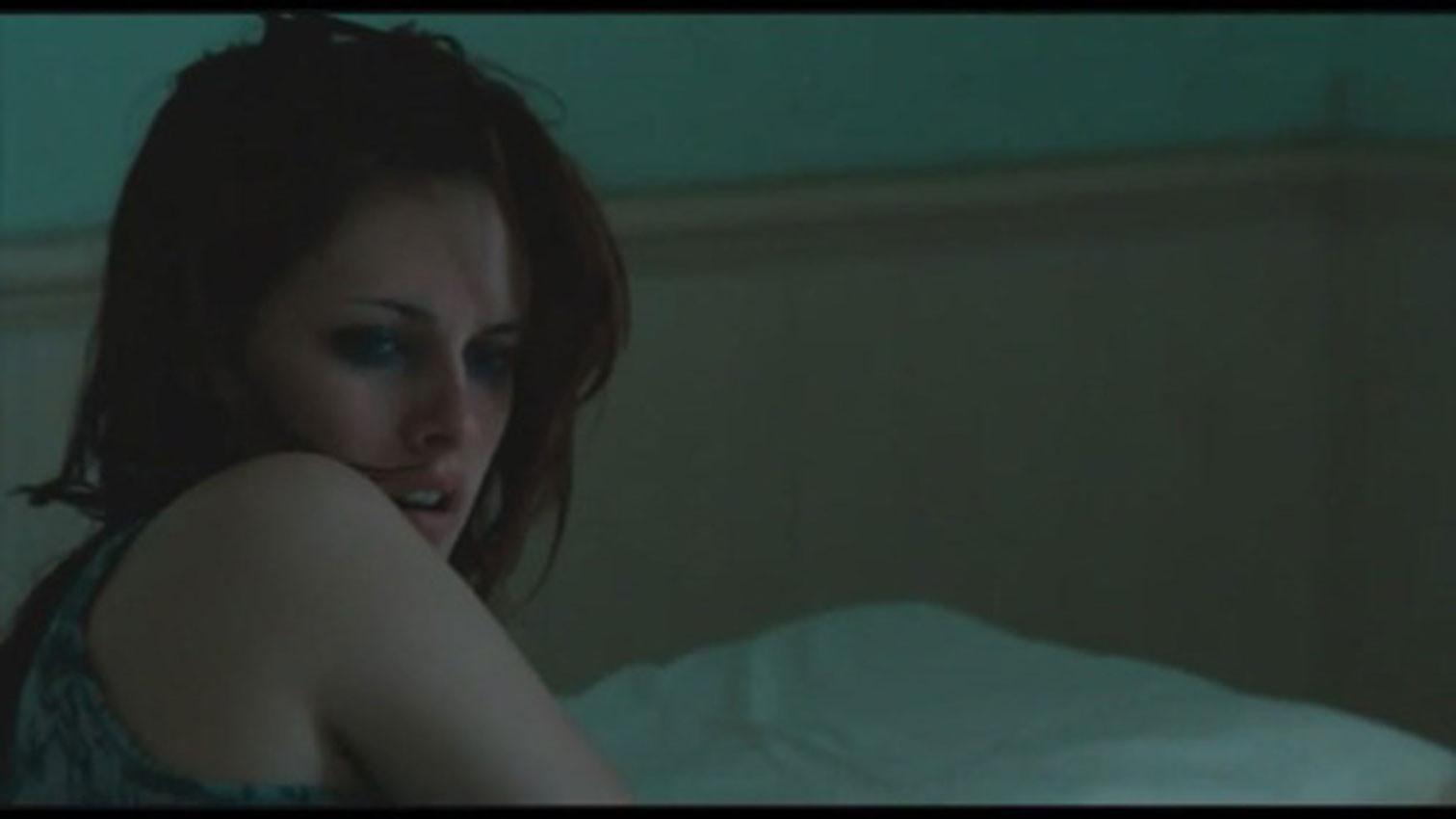 16P Kristen Stewart showing her juicy nude ass