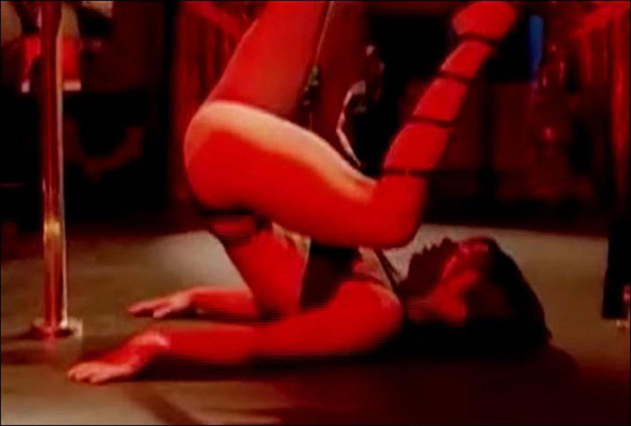 16P Jessica Biel exposing lovely tits while stripping