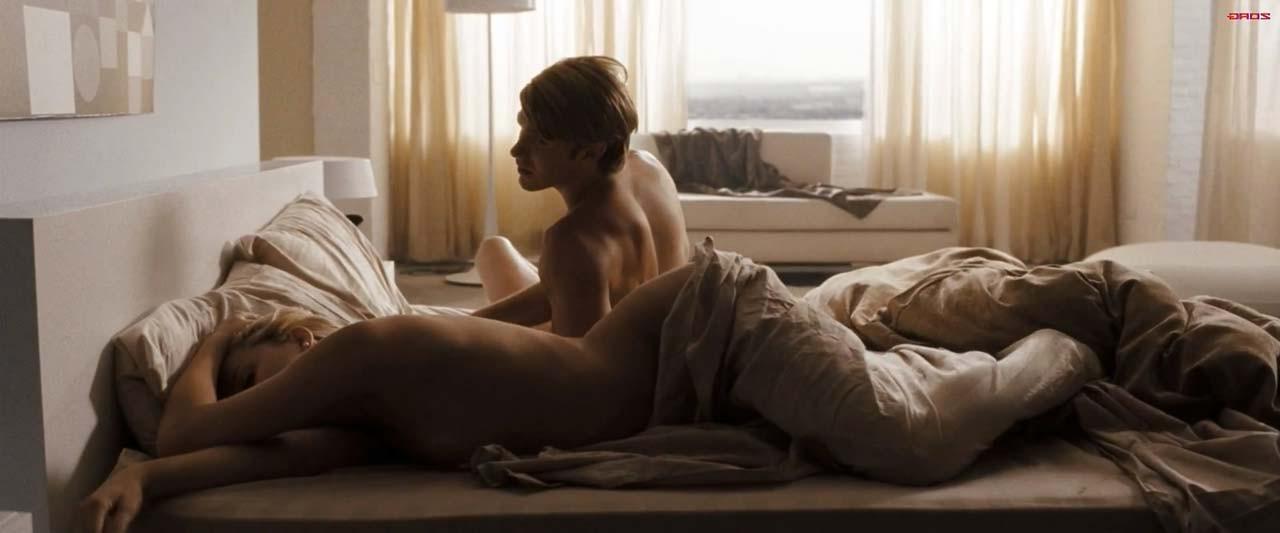 10P Amber Heard showing her nice big boobs and fucking hard in nude movie scenes