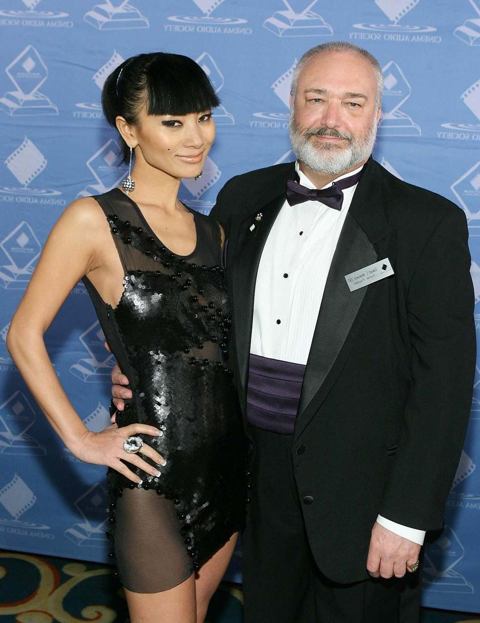16P Bai Ling very leggy in mini skirt and posing sexy for paparazzi