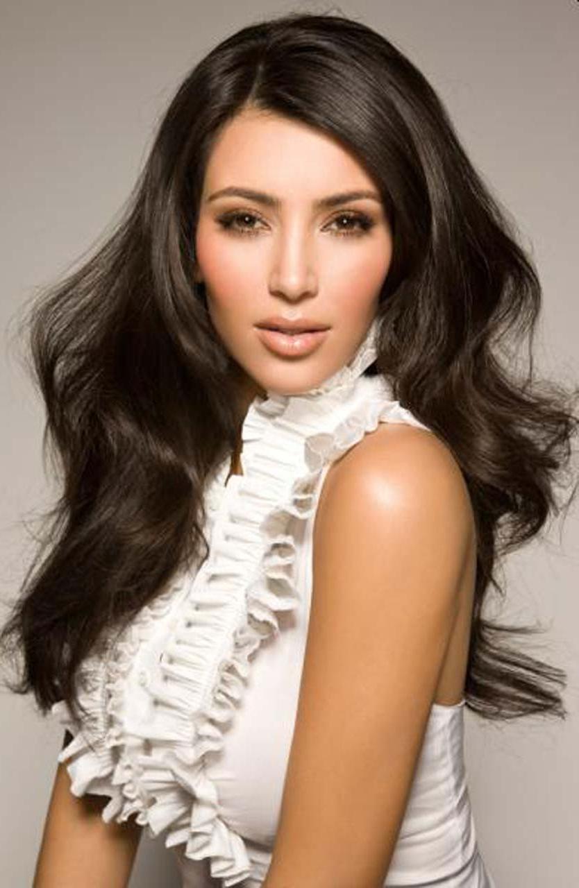 16P Kim Kardashian exposing fucking sexy body and huge boobs