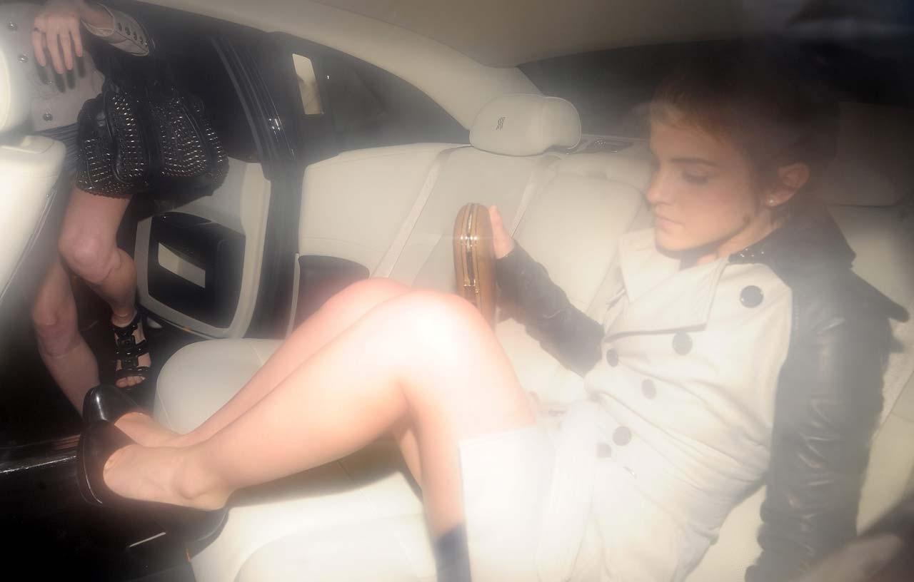 16P Emma Watson sexy upskirt and nipple slip paparazzi photos