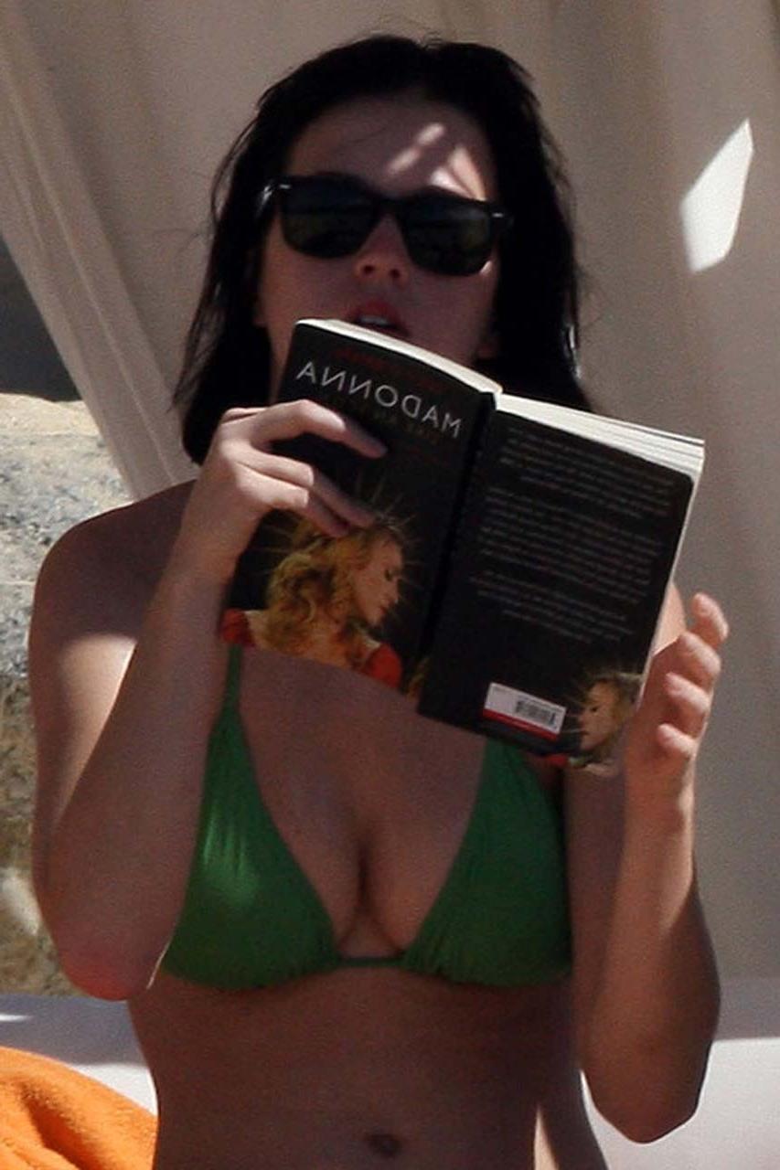 16P Katy Perry exposing her sexy body and huge boobs in green bikini