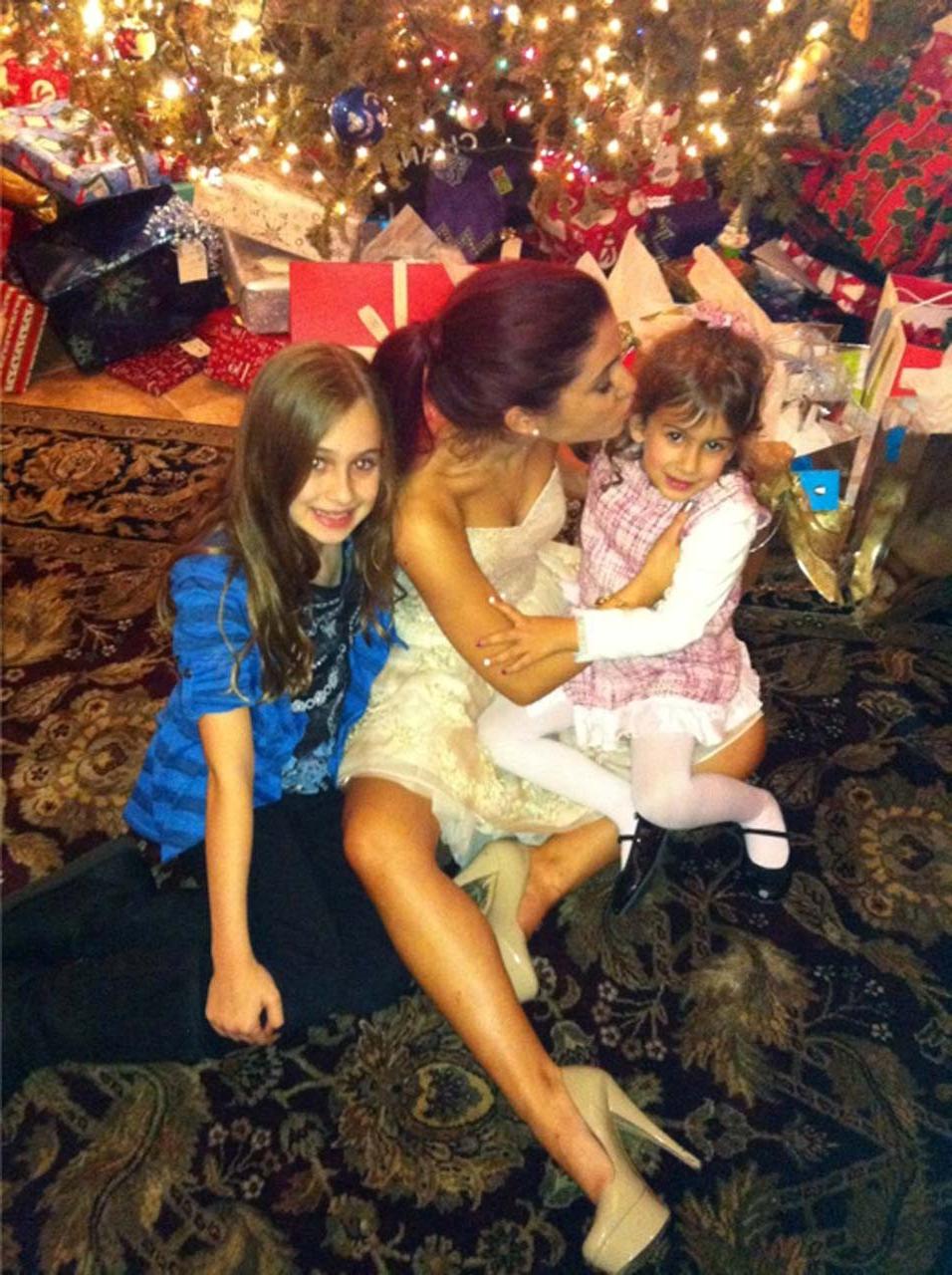 16P Ariana Grande looking fucking hot and sexy on her private photos