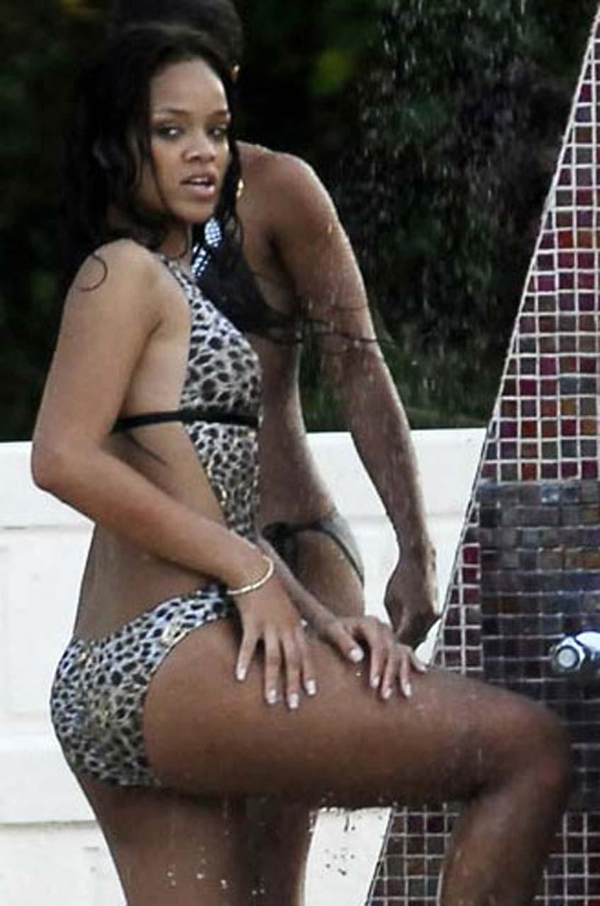 16P Rihanna exposing her fucking sexy body and sexy tits in see thru shirt