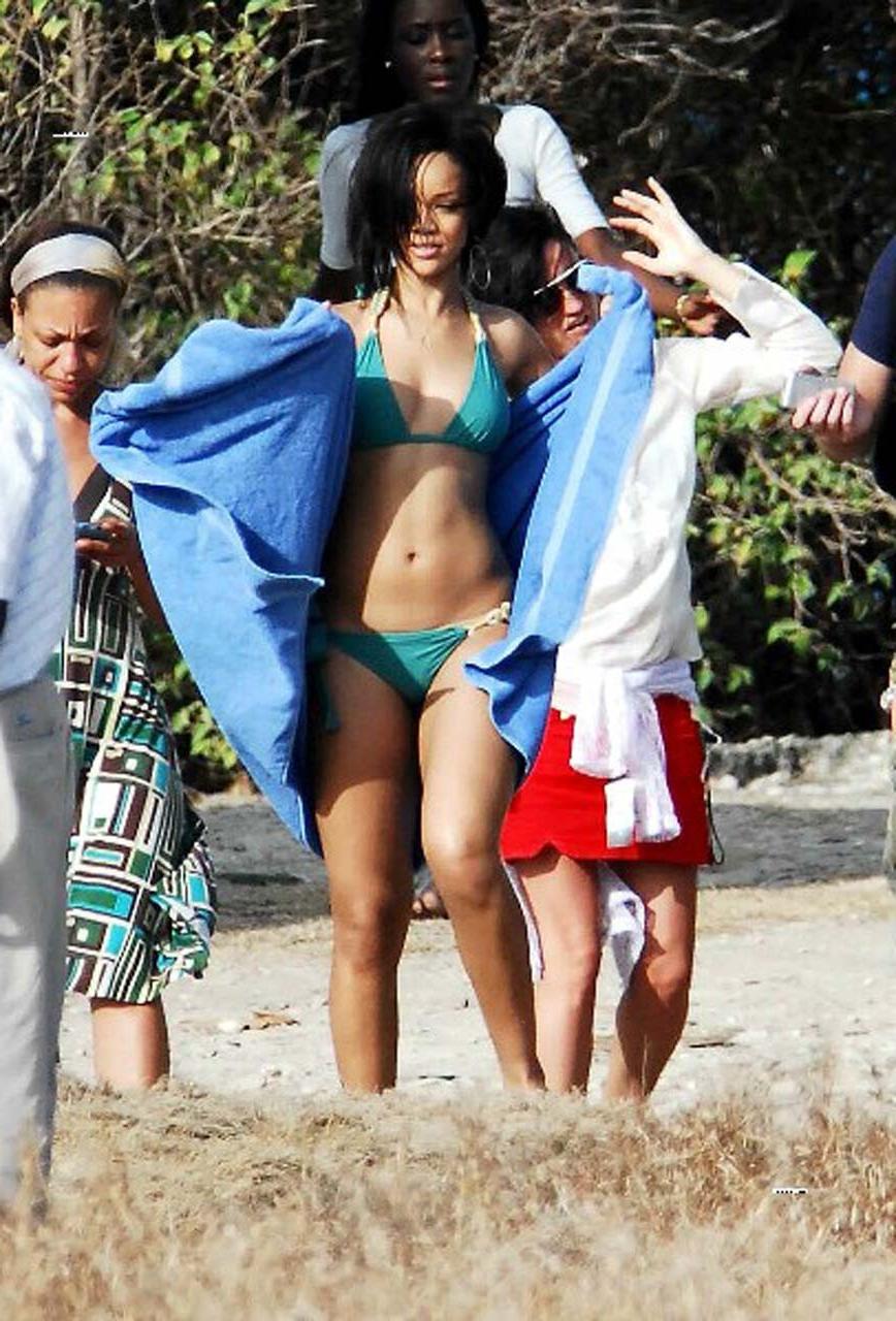 16P Rihanna exposing her fucking sexy body and sexy tits in see thru shirt