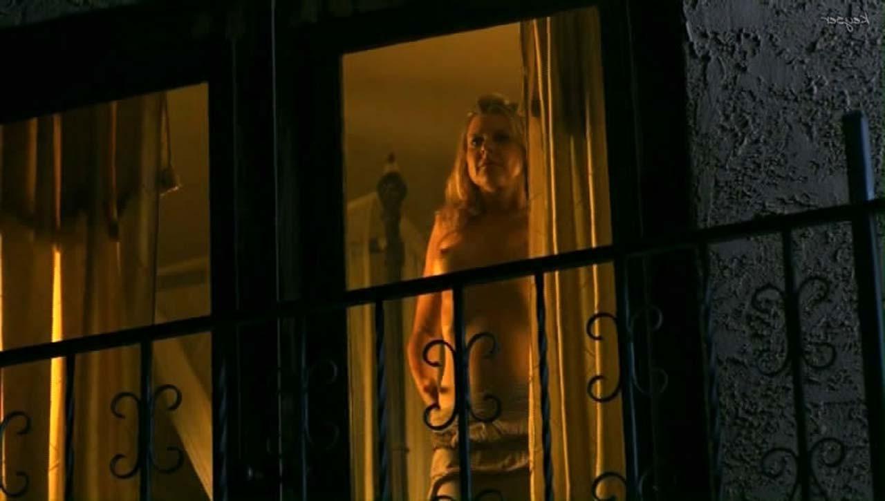 10P Amy Lindsay showing her nice big boobs and fucking hard in nude movie scenes