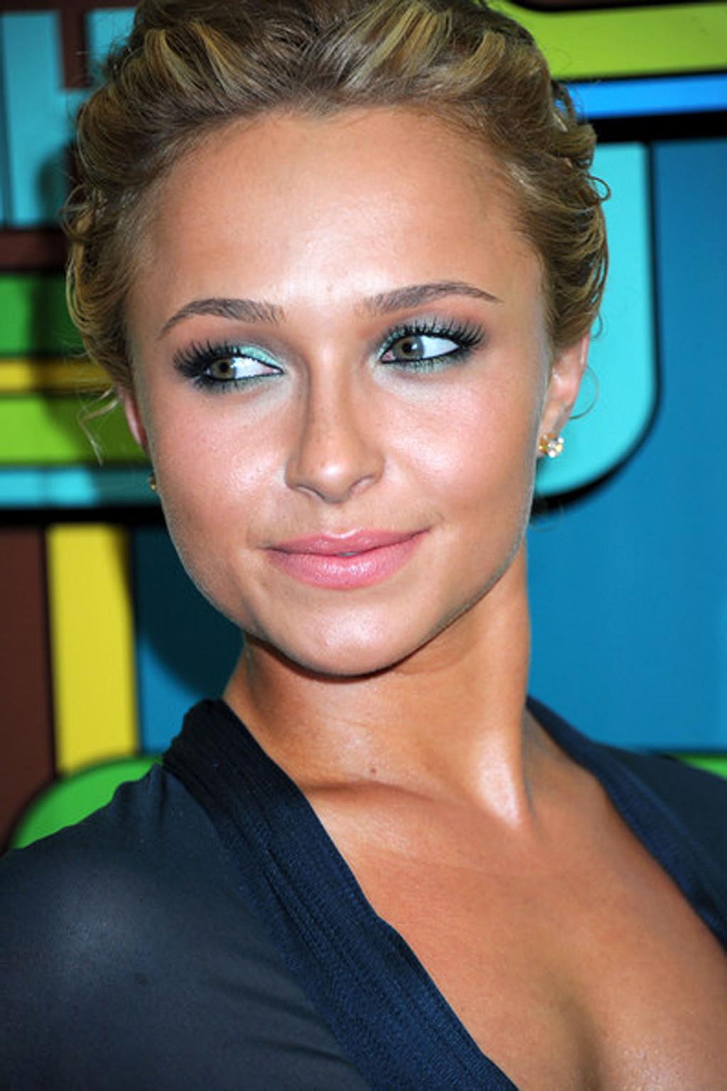 16P Hayden Panettiere exposing her sexy body and nice tits in see thru dress