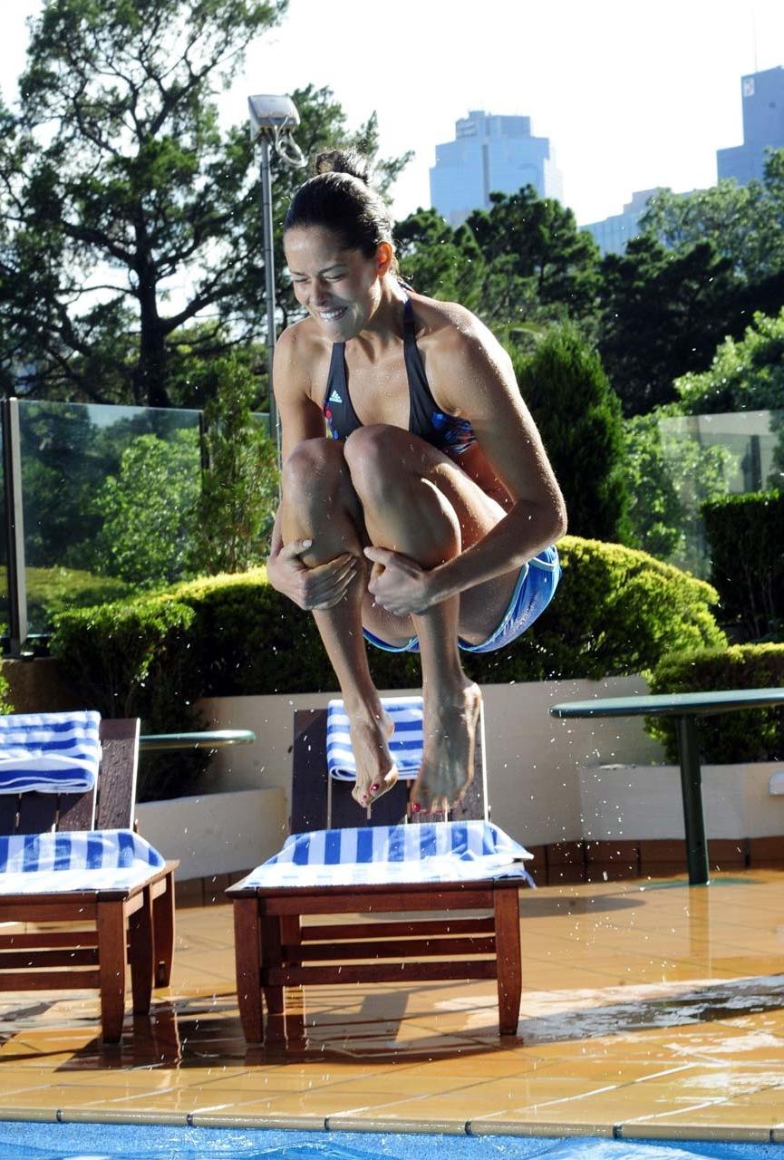 10P Ana Ivanovic looking very sexy and showing her body in bikini paparazzi pictures