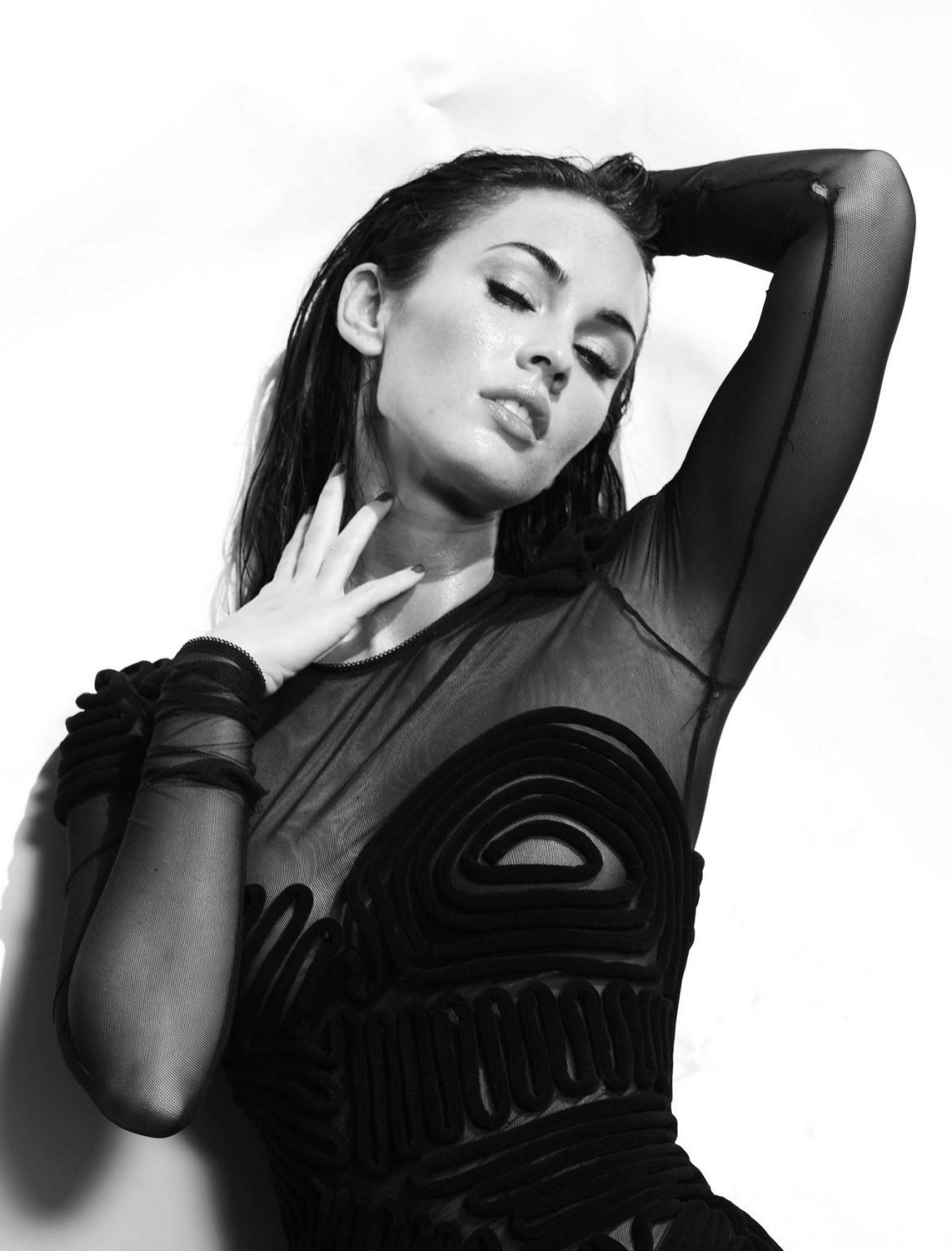 16P Megan Fox looking very sexy in Alexei Hay photoshoot