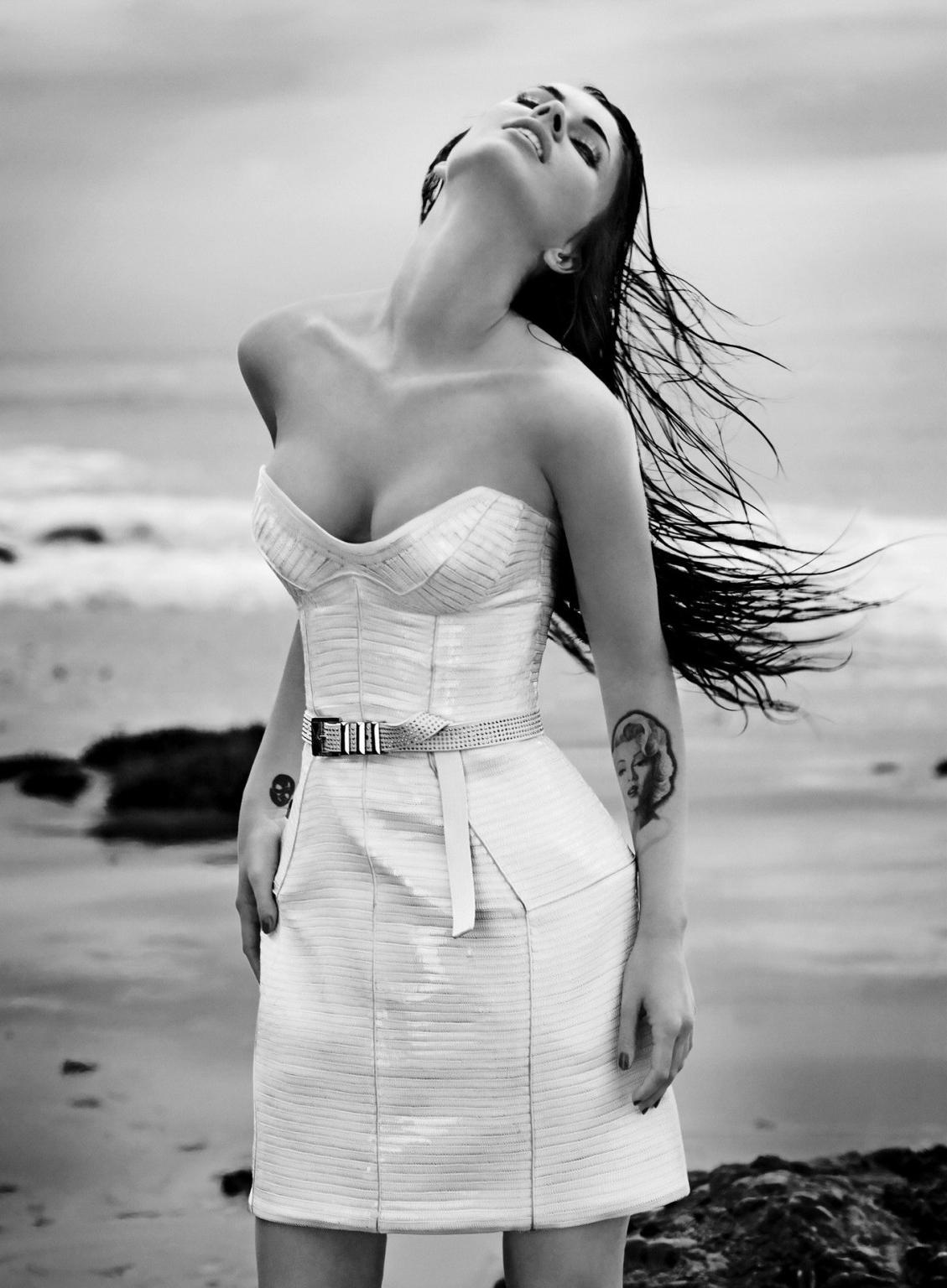 16P Megan Fox looking very sexy in Alexei Hay photoshoot
