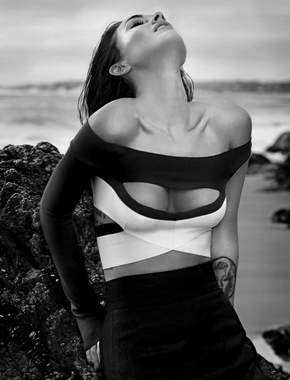 16P Megan Fox looking very sexy in Alexei Hay photoshoot