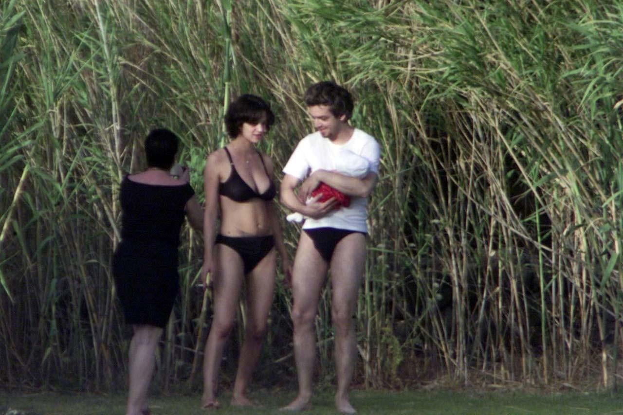 10P Asia Argento exposing her nice big boobs paparazzi shoots and showing pussy