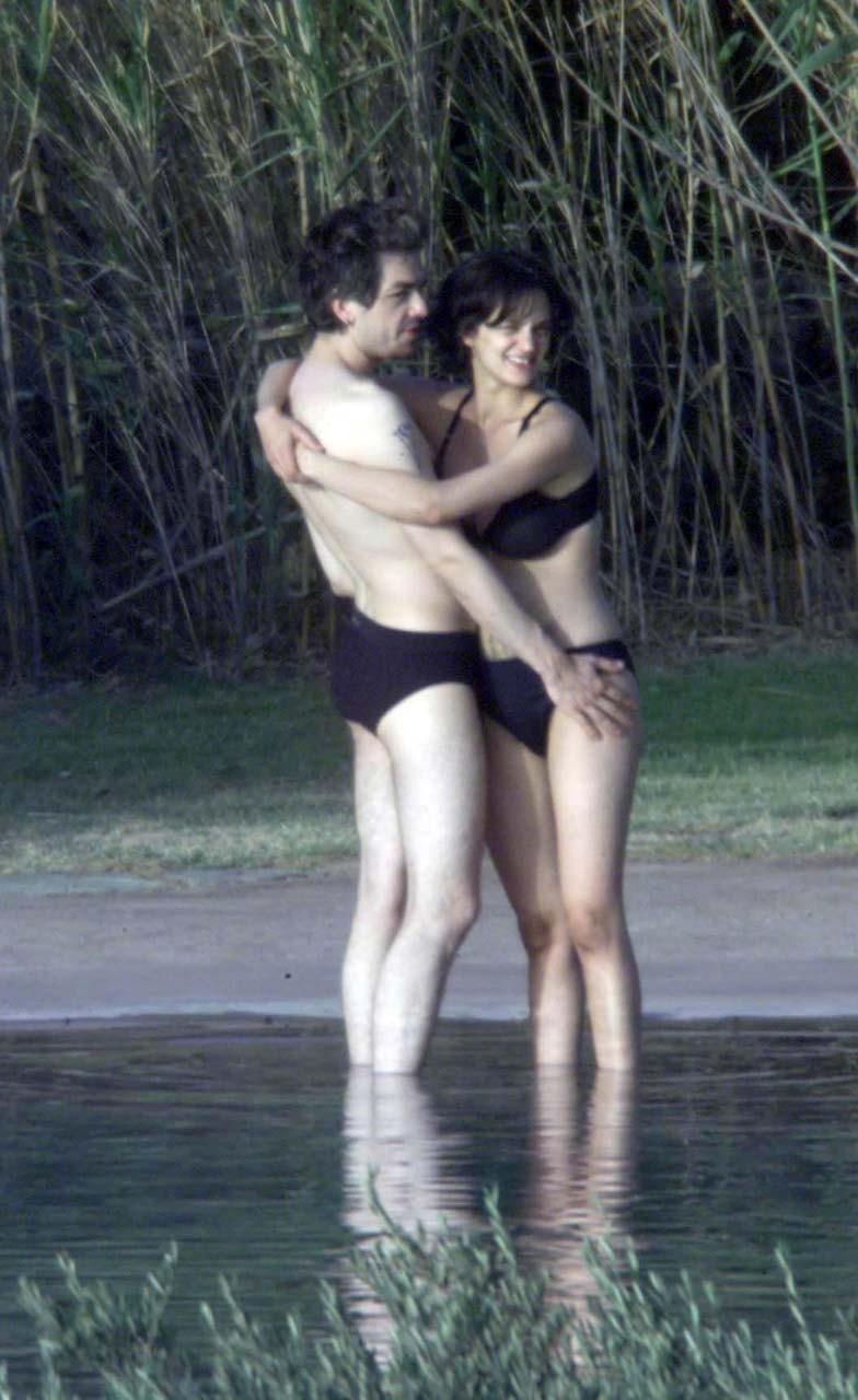 10P Asia Argento exposing her nice big boobs paparazzi shoots and showing pussy