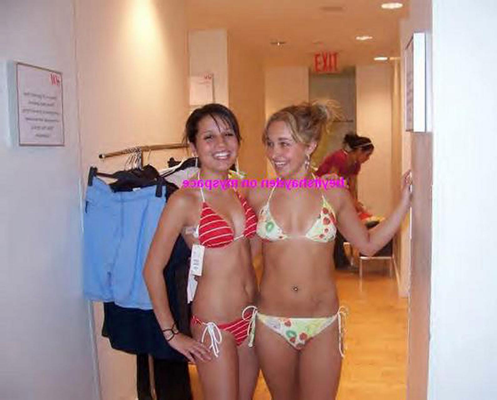 16P Hayden Panettiere looking very hot and sexy on her private photos