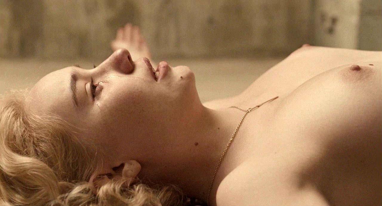 10P Deborah Francois exposing her nice big boobs and fucking hard