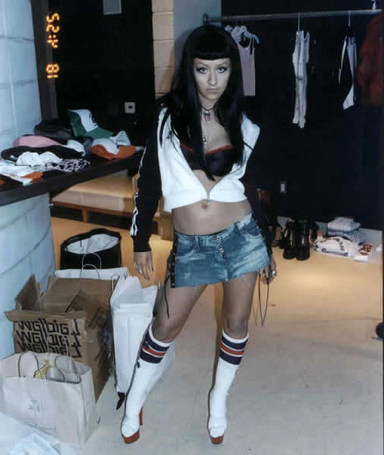 16P Christina Aguilera exposing her sexy nude body in private photos