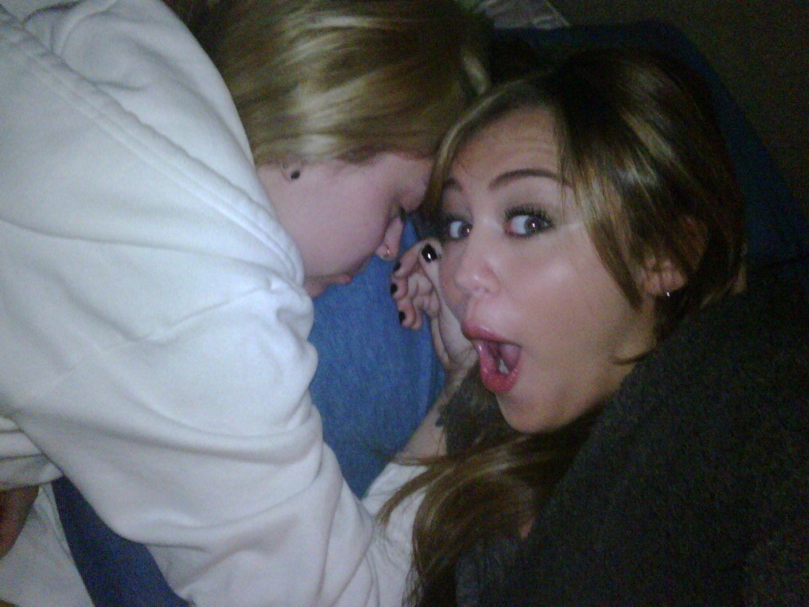 16P Miley Cyrus leaked sexy personal pics from her cell phone