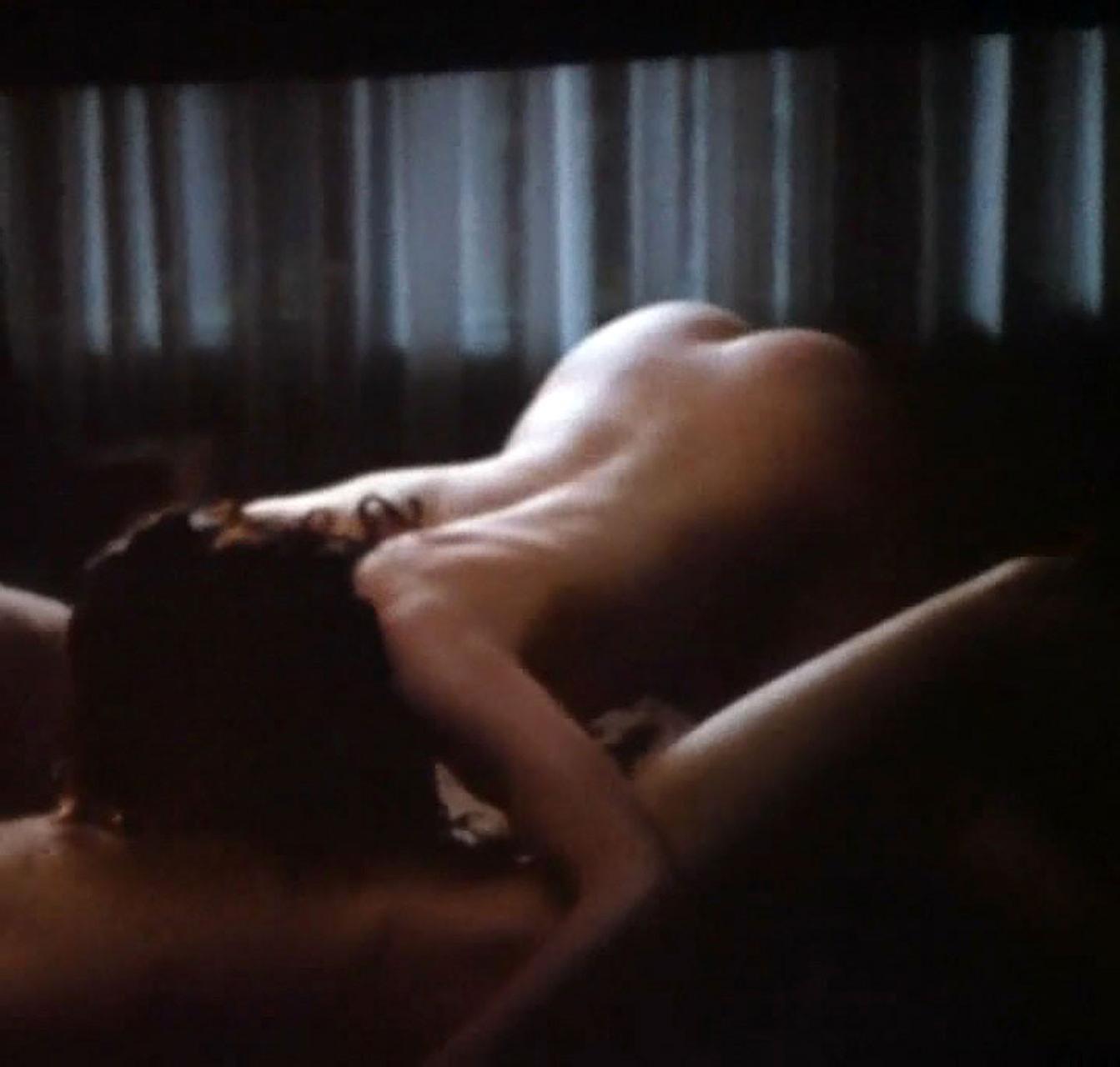 16P Anne Hathaway exposing sexy nude body and get fucking very hard
