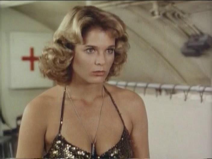 15P Great bodied Jamie Lee Curtis flaunts her suckable titties on ca