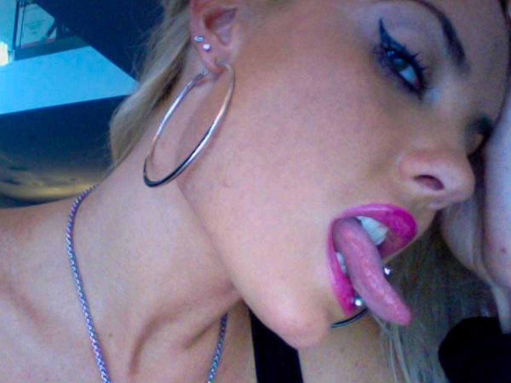 16P Nicole CoCo Austin exposing nude body and fucking hot ass in thong