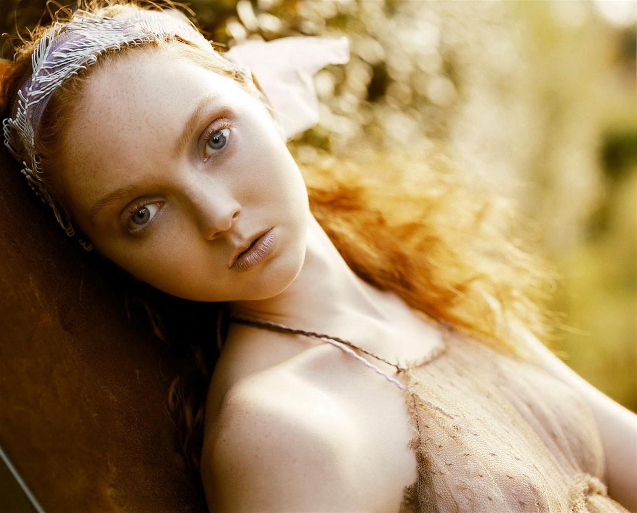 16P Lily Cole fully nude showing her hairy pussy for the Paradise Magazine back in 2