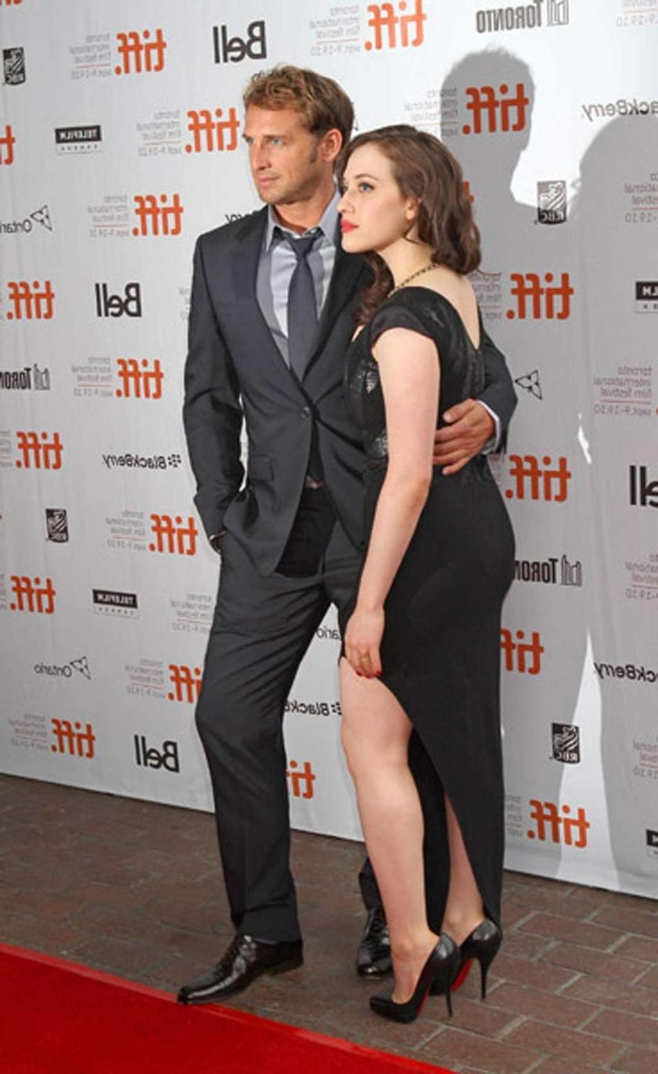 10P Kat Dennings exposing her nice big boobs in leaked cell phone pictures