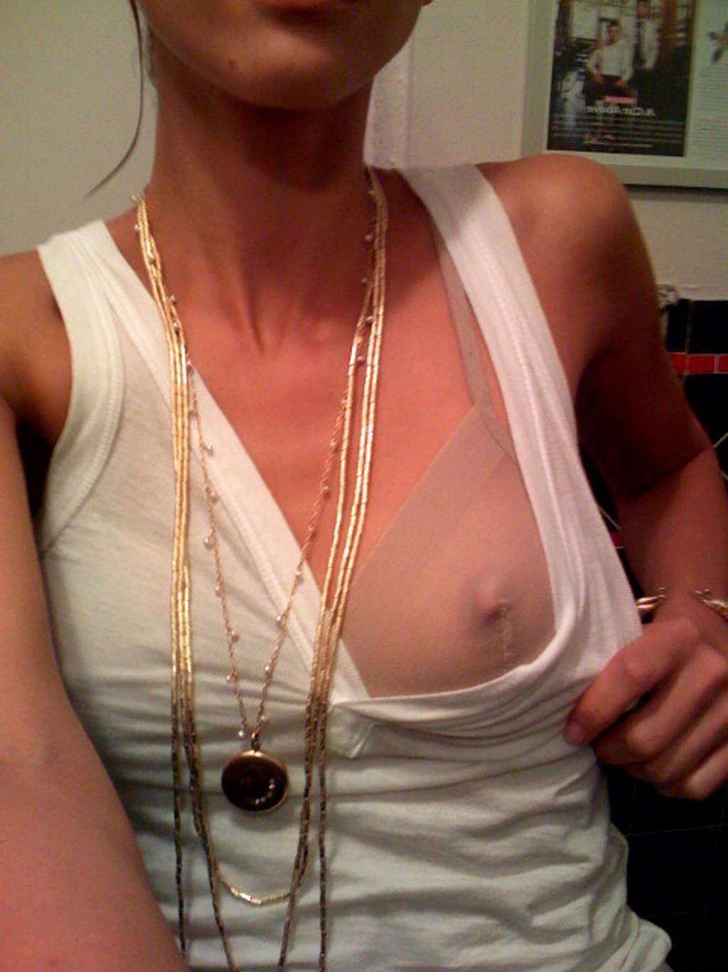 16P Jessica Alba exposing her sexy body and hot tits on private photos