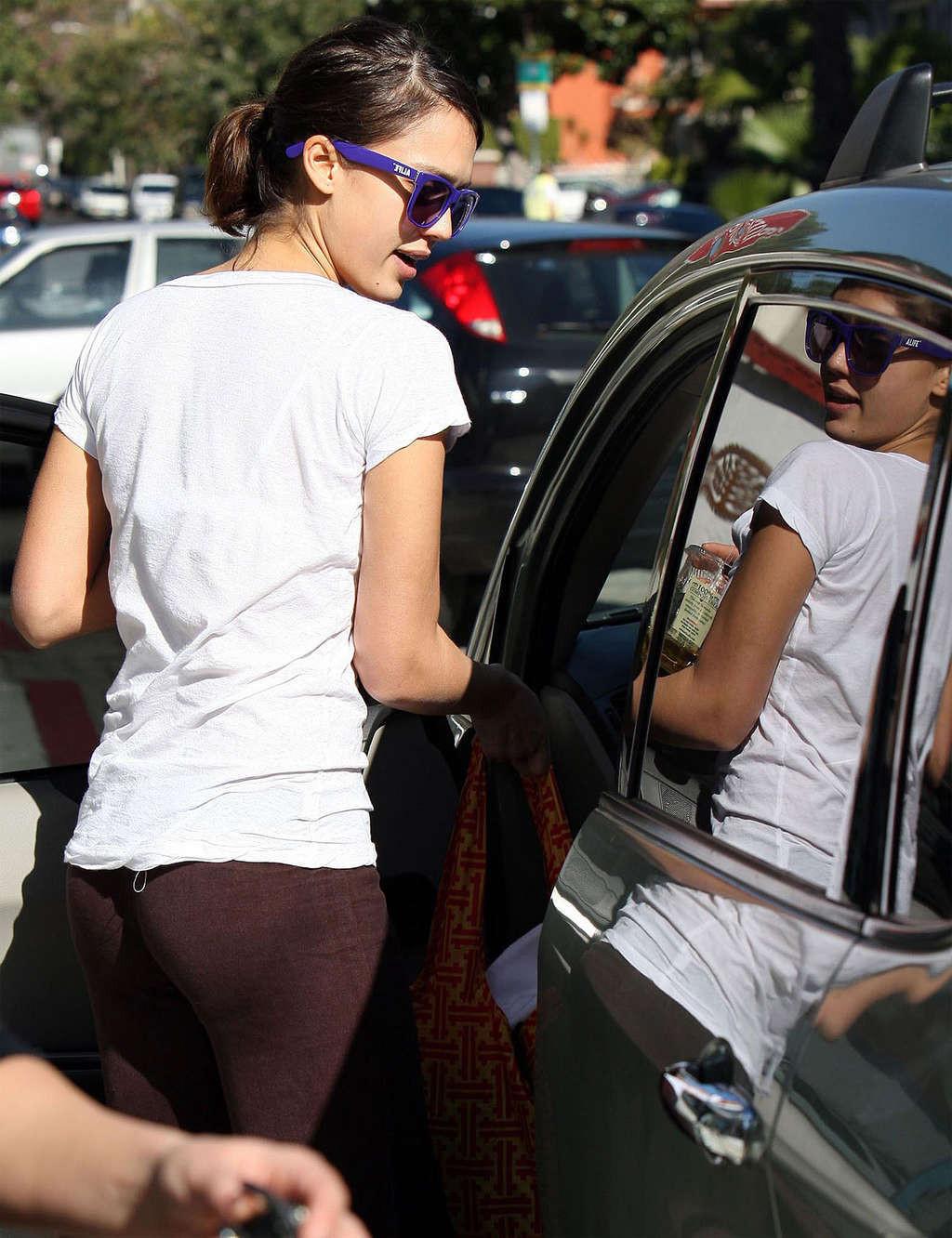 16P Jessica Alba exposing her sexy body and hot tits on private photos