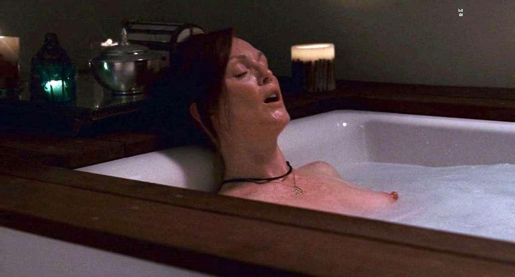 10P Julianne Moore exposing her nice big boobs and fucking with some guy