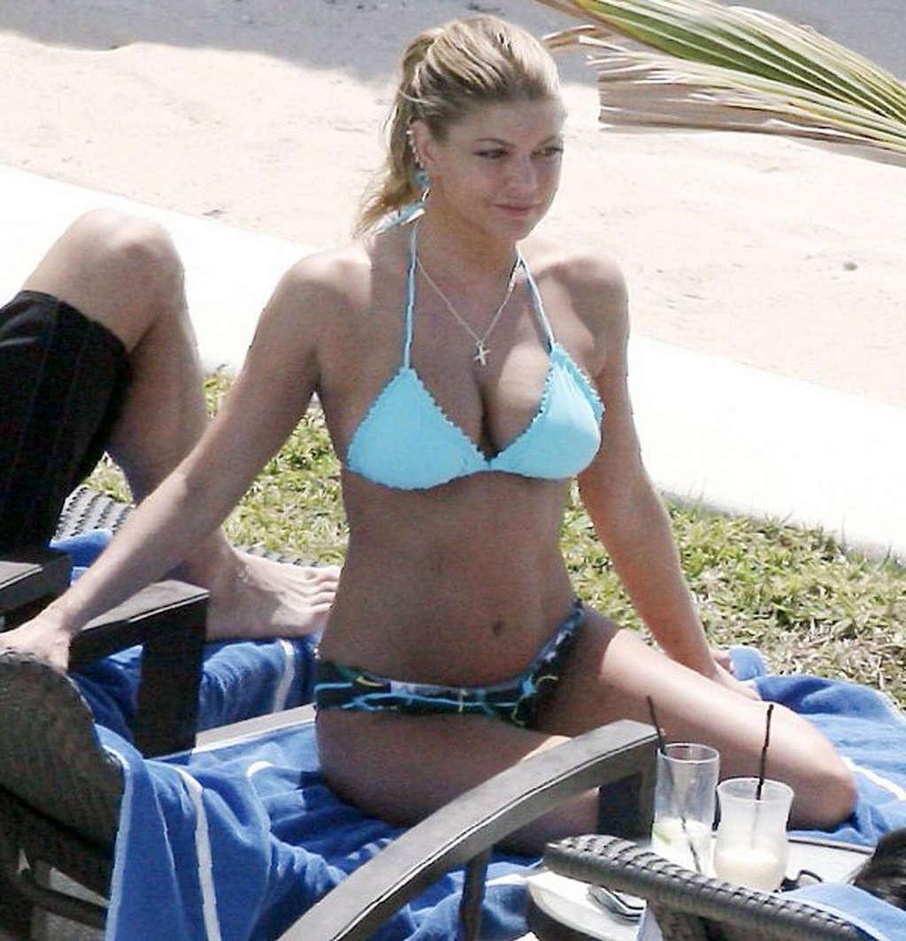 16P Stacy Ferguson exposing fucking sexy body and hot ass in bikini on beach