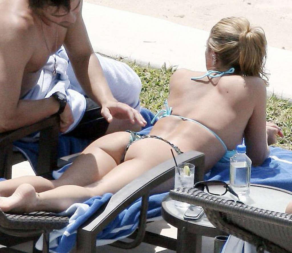16P Stacy Ferguson exposing fucking sexy body and hot ass in bikini on beach