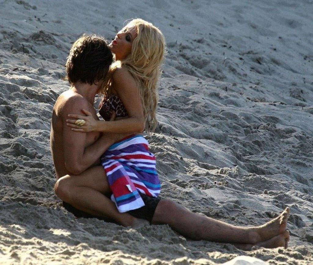 16P Paris Hilton looking very sexy and geting fuck with some boy on beach
