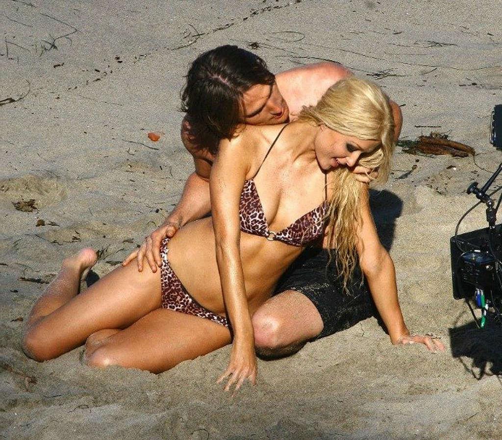 16P Paris Hilton looking very sexy and geting fuck with some boy on beach