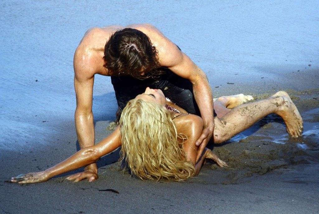 16P Paris Hilton looking very sexy and geting fuck with some boy on beach