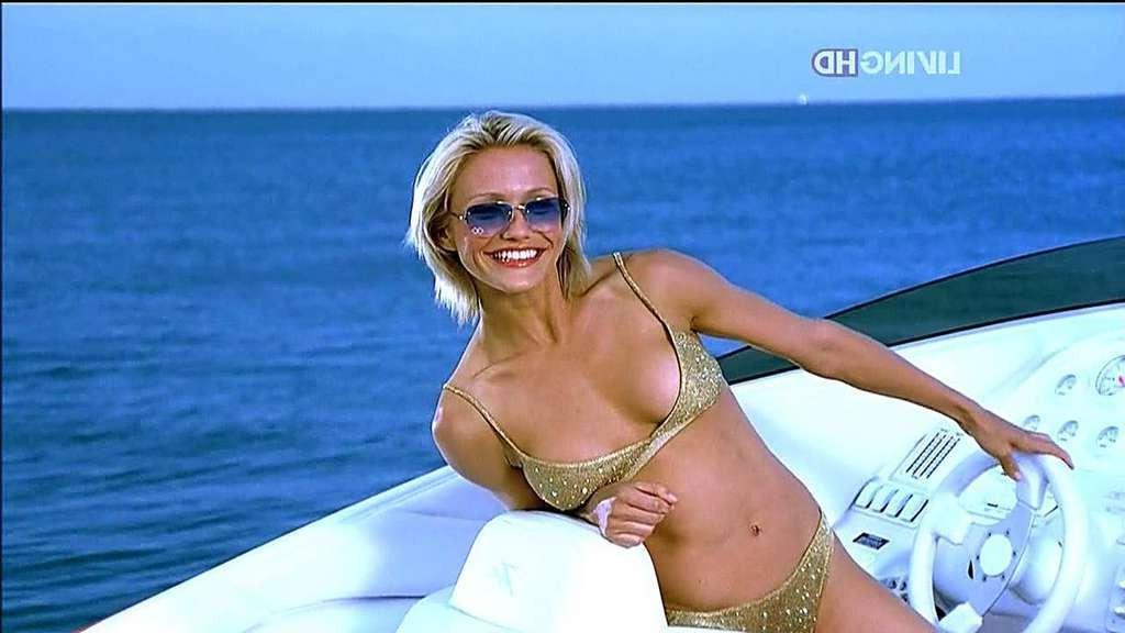 10P Cameron Diaz looking very sexy in bikini and wet swimsuit in movie