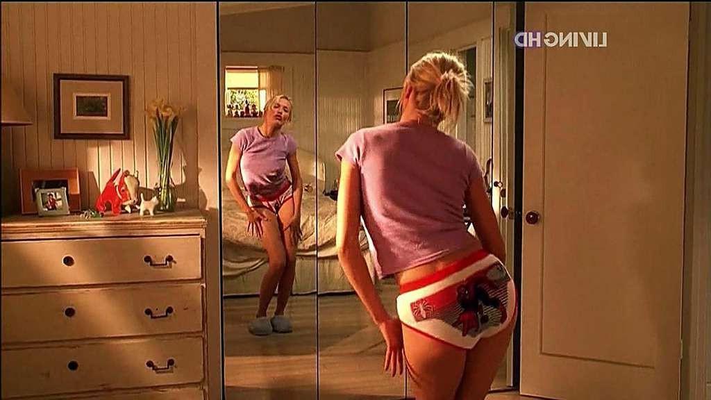10P Cameron Diaz looking very sexy in bikini and wet swimsuit in movie