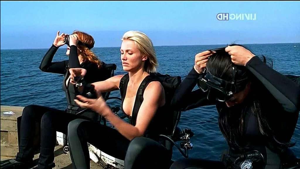 10P Cameron Diaz looking very sexy in bikini and wet swimsuit in movie